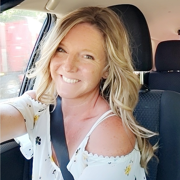 Meet your Posher, Bethany - Picture 2 of 2